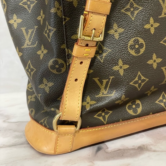 SOLD ON INSTAGRAM PAGE. LOUIS VUITTON MONTSOURIS GM BACKPACK - Picture 3 of 16